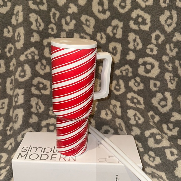 Simple Modern TREK 40oz Tumbler Holiday TREKMAS Collection In Candy Cane 🥰😍 - Picture 3 of 17